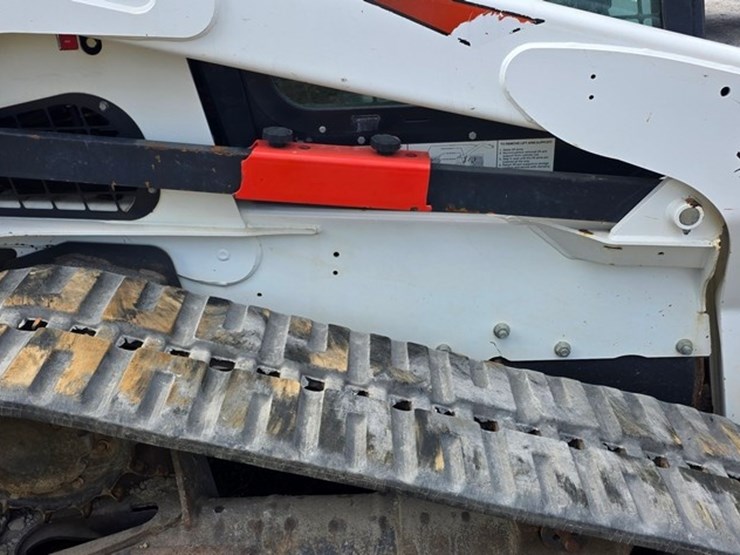 2018-bobcat-t870-image-12