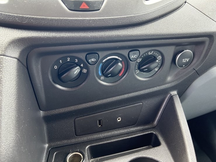 2015-ford-transit-image-29