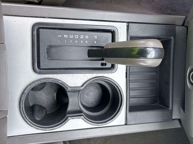 2010-ford-expedition-image-15