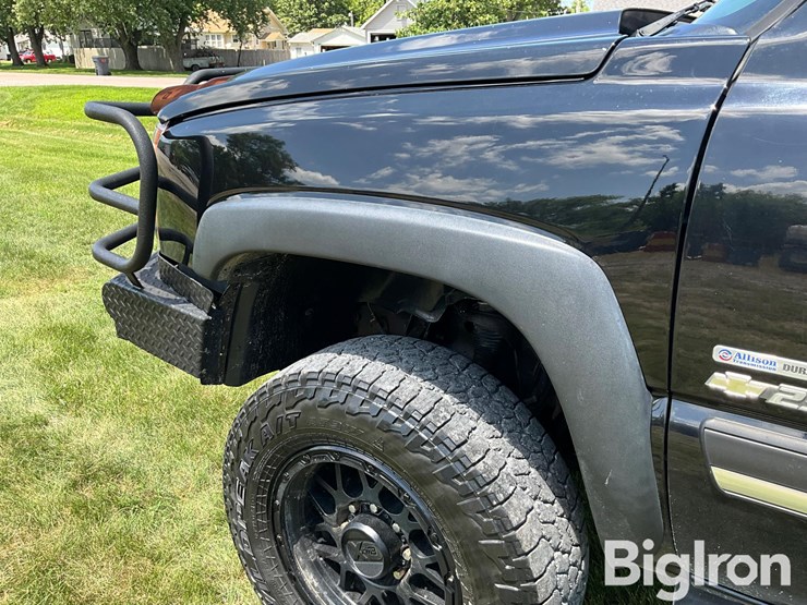 2006-chevrolet-silverado-2500-image-17