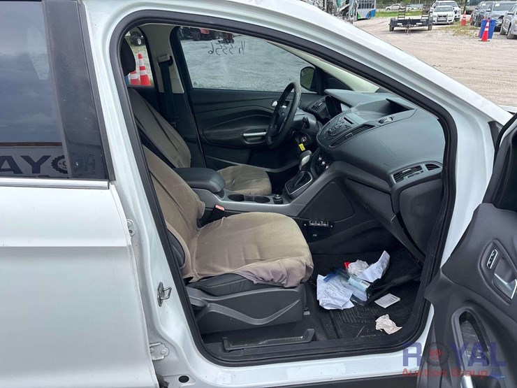 2013-ford-escape-image-24