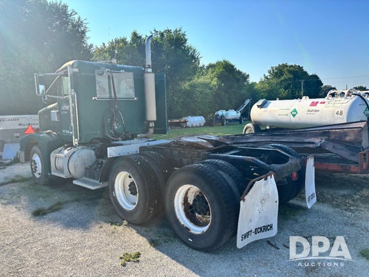 1993-peterbilt-377-image-9