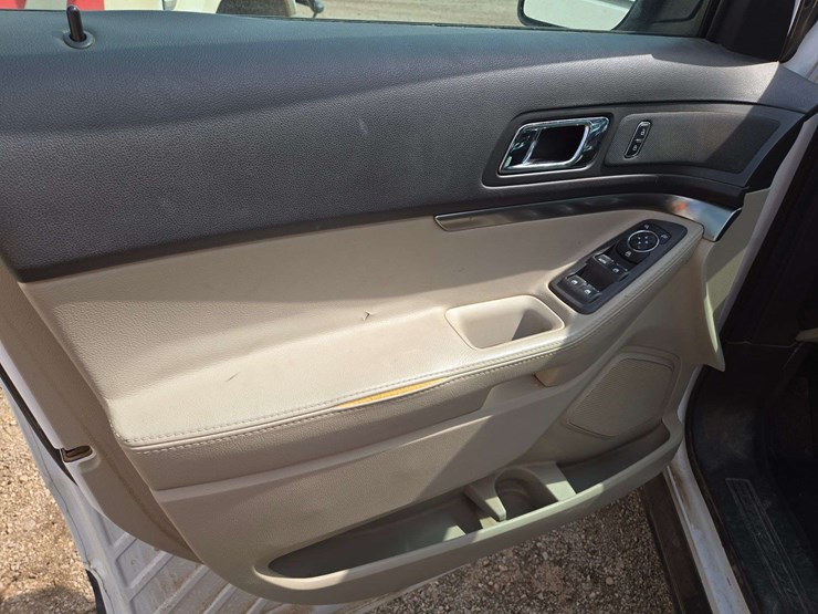 2014-ford-explorer-image-7