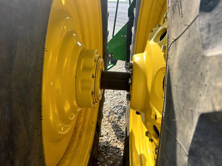 2012-john-deere-8285r-image-58