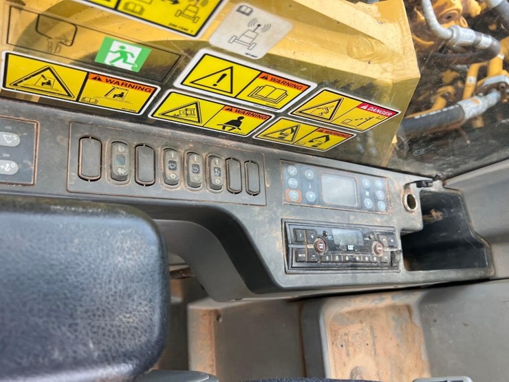 2017-caterpillar-336fl-image-39