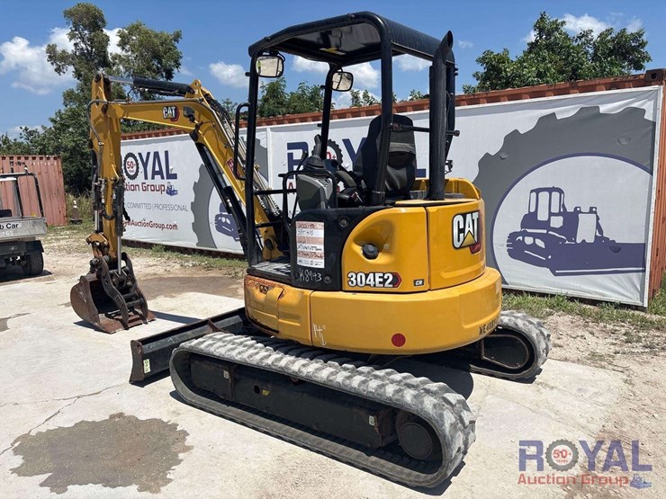 2021-caterpillar-304e2-mini-excavator-image-4