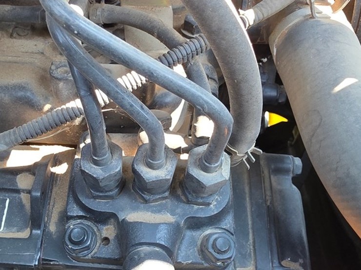 john-deere-2210-image-32