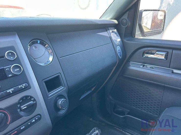 2017-ford-expedition-image-15