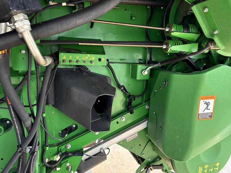 2014-john-deere-s690-image-51