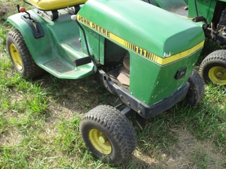 john-deere-110-image-2