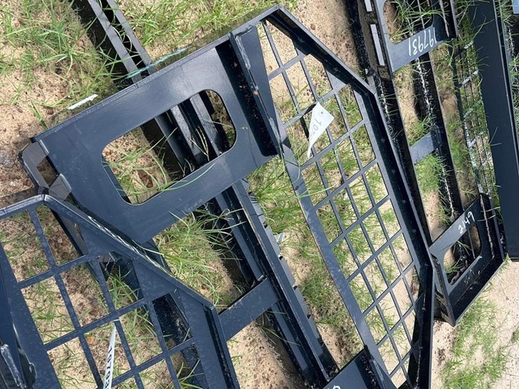 unused-future-skid-steer-pallet-forks-image-2