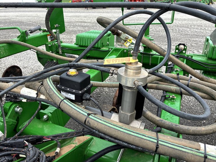 2023-john-deere-2510h-image-24