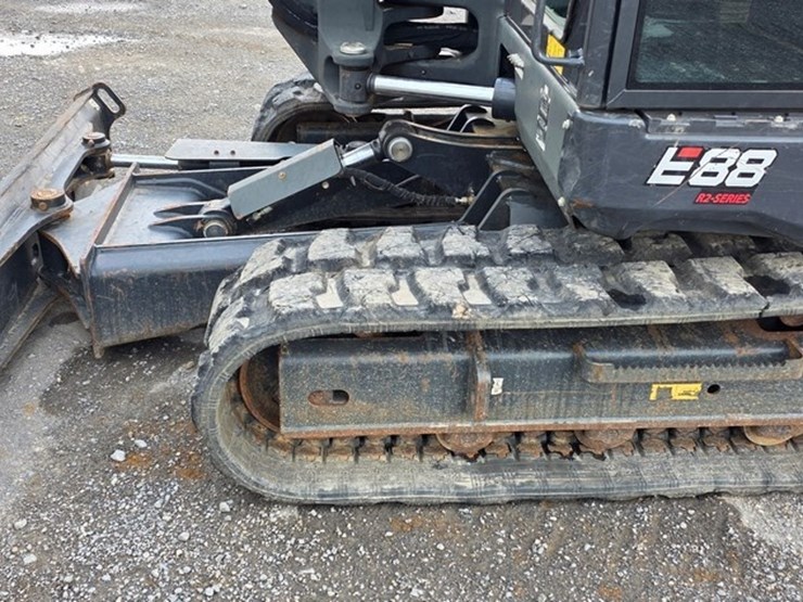 2022-bobcat-e88-image-15