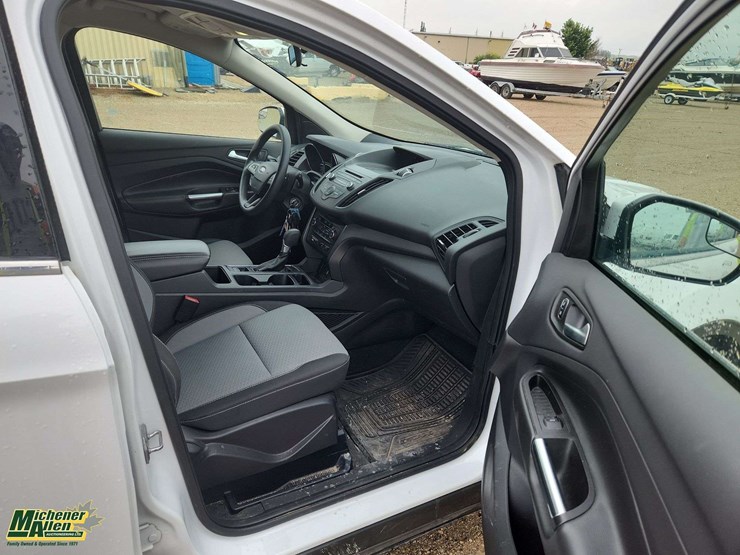 2017-ford-escape-se-image-13
