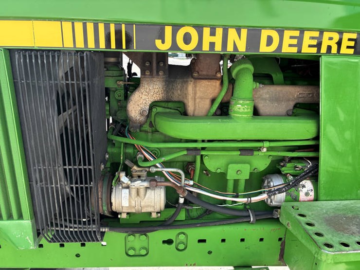 1990-john-deere-4555-image-40