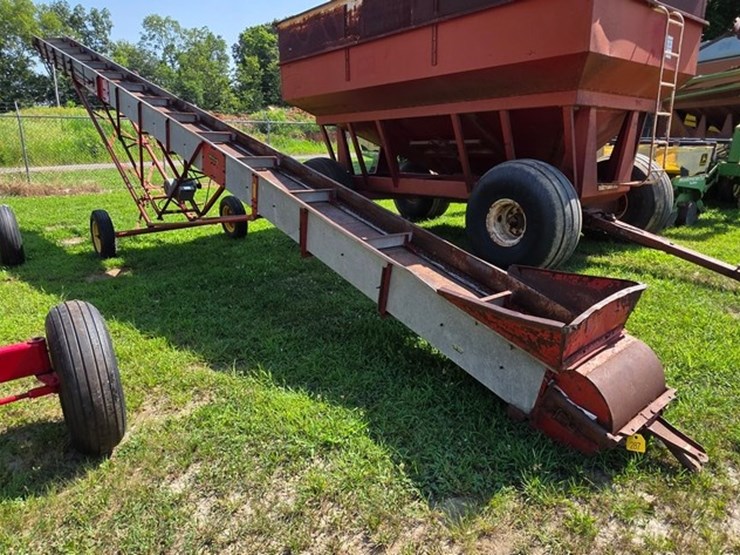 new-holland-155-image-1