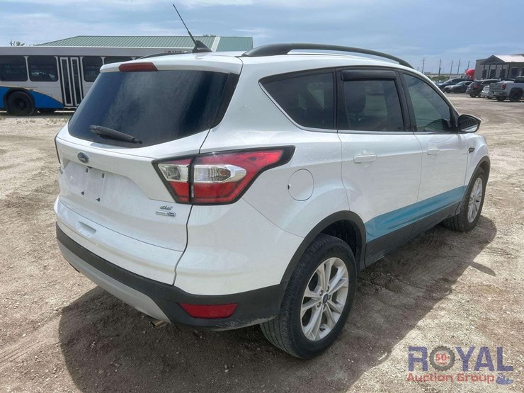 2018-ford-escape-se-image-3