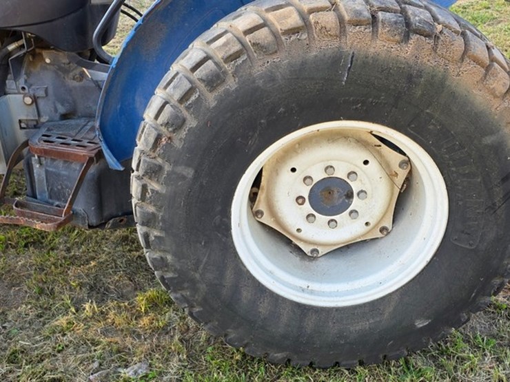 new-holland-tn70-image-23