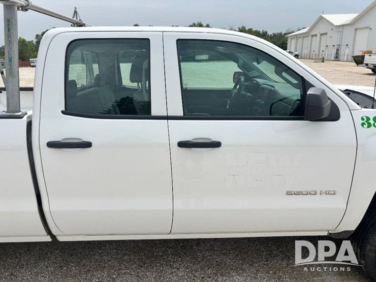 2015-chevrolet-2500hd-image-40