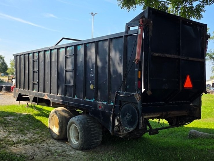 tandem-axle-silage-cart-image-3