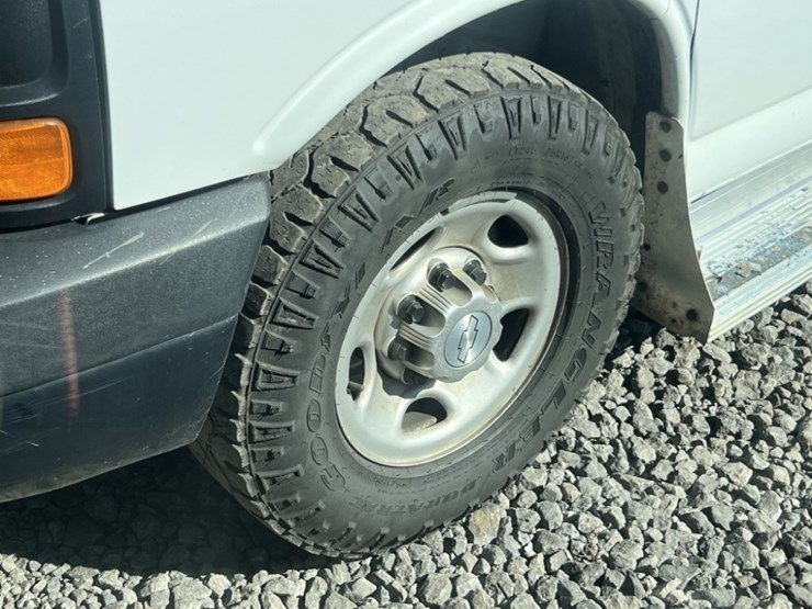 2015-chevrolet-express-3500-image-29