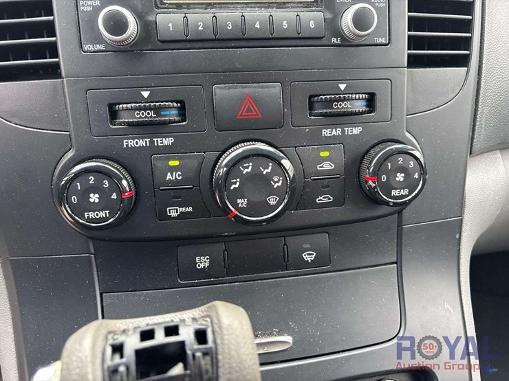 2014-kia-sedona-image-16
