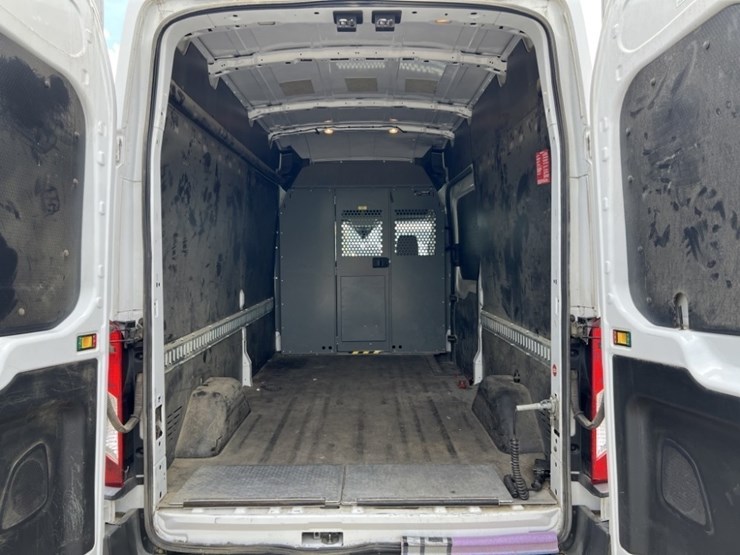 2015-ford-transit-image-20
