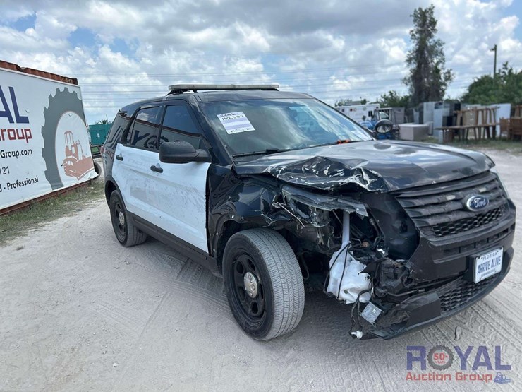 2016-ford-explorer-image-2