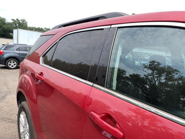 2015-chevrolet-equinox-lt-image-36