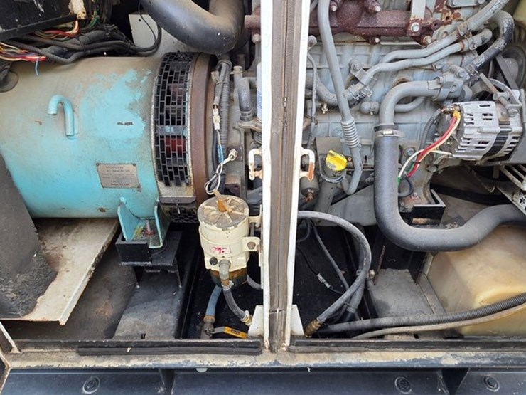 whisperwatt-45kw-towable-generator-(runs)-image-17