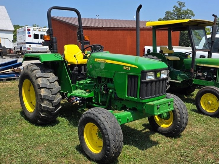 john-deere-5203-image-1