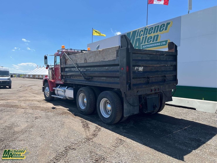 1993-freightliner-fld120-image-10