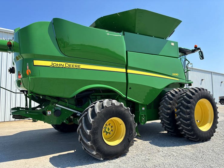 2013-john-deere-s690-image-3
