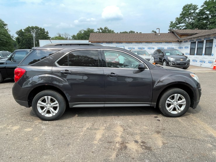 2013-chevrolet-equinox-lt-image-4