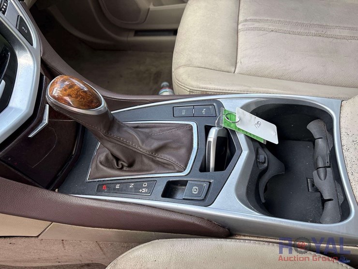 2013-cadillac-srx-image-15