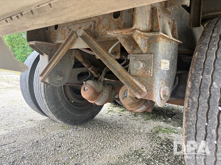 2016-wilson-grain-trailer-image-32