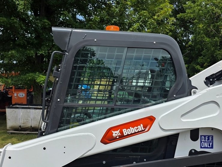 2023-bobcat-t770-image-29
