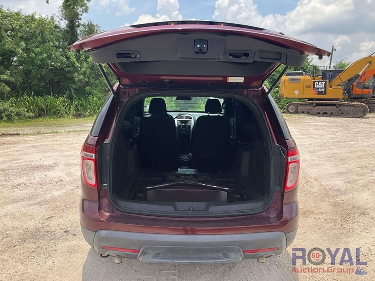 2015-ford-explorer-image-19