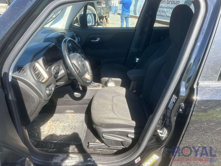 2015-jeep-renegade-image-14