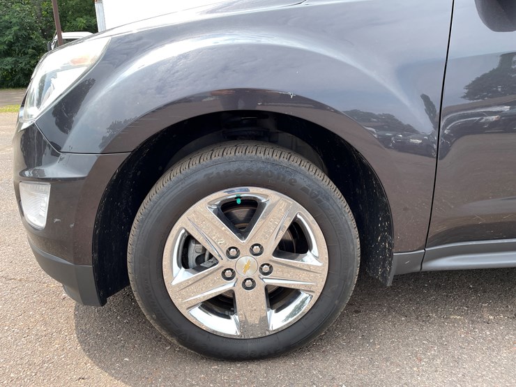 2016-chevrolet-equinox-lt-image-10