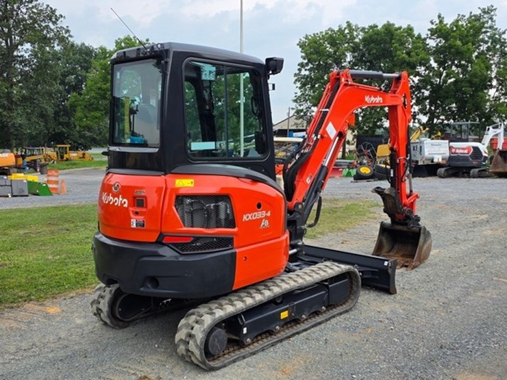 2021-kubota-kx033-4-image-3