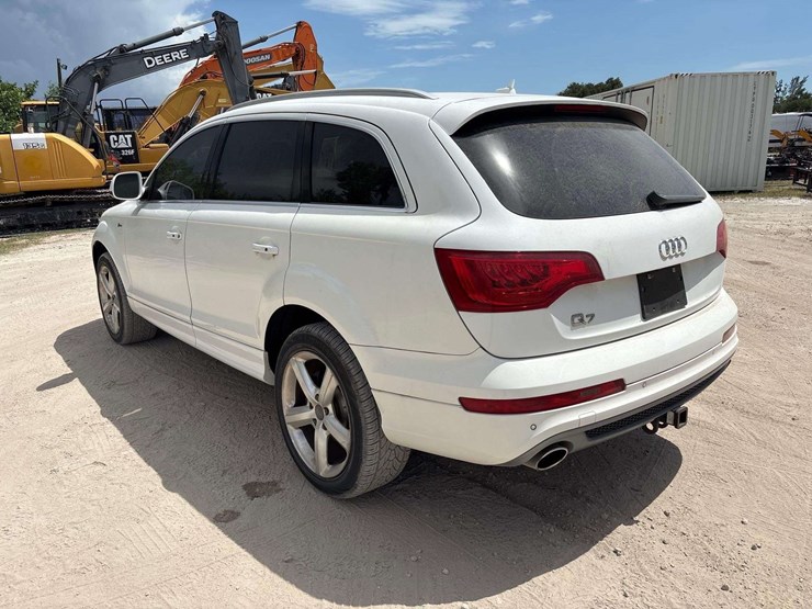2012-audi-q7-image-4