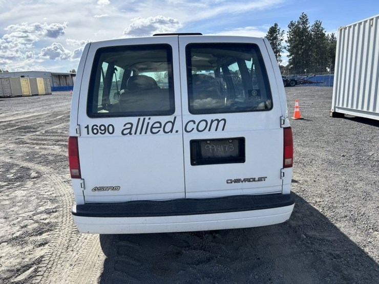 1999-chevrolet-astro-image-4