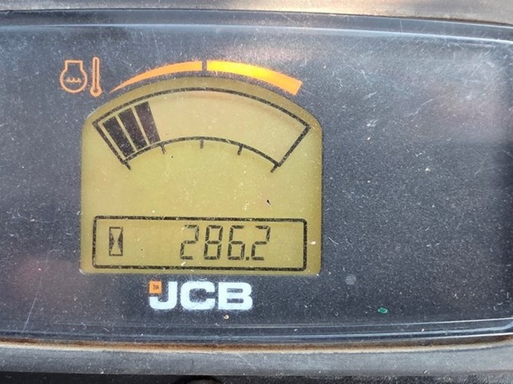 2021-jcb-1cxt-image-56