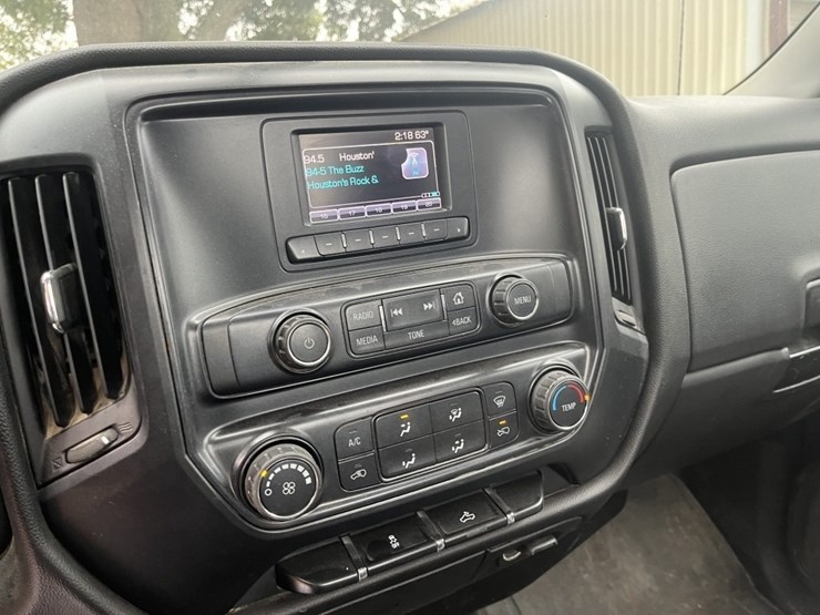 2016-chevrolet-silverado-image-11