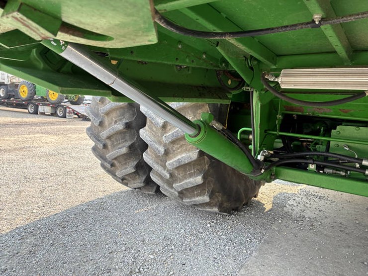 2014-john-deere-s690-image-17