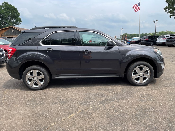 2016-chevrolet-equinox-lt-image-6