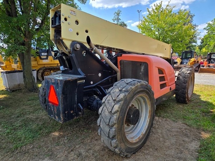 2013-jlg-g9-43a-image-4