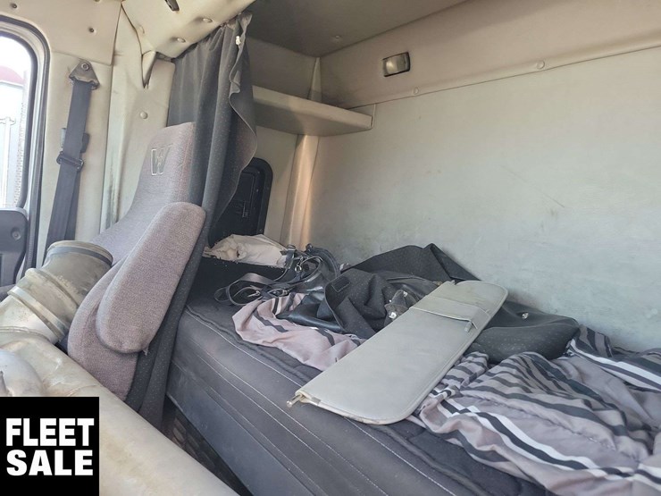 2014-western-star-4900-image-12