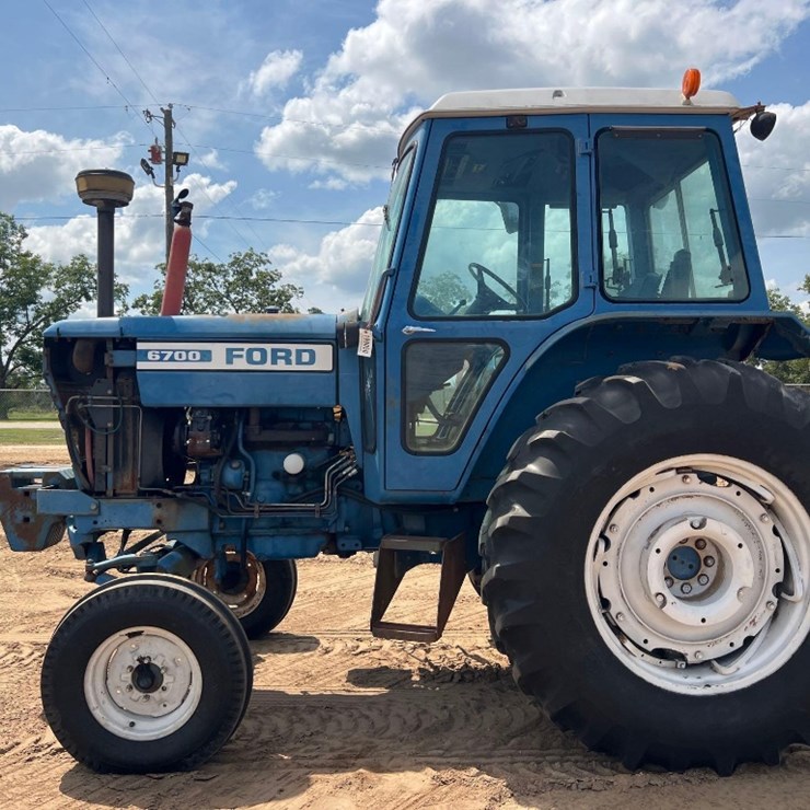 FORD 6700